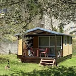 Camping Confort - Terrasse - 5 Personnes - Api-1-52-1948 Vebron