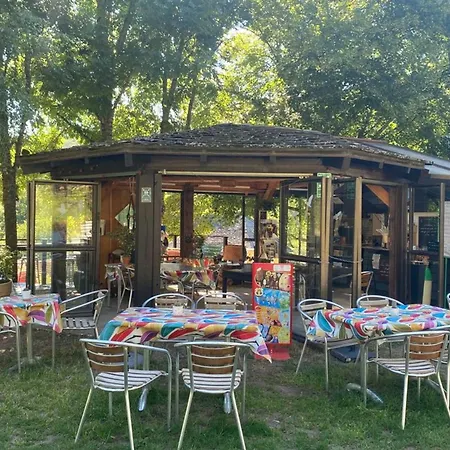 Camping Confort - Terrasse - 5 Personnes - Api-1-52-1948